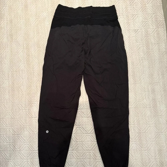 Black Dance Studio Mid Rise Jogger, 28" Length, Lululemon, US 4 - Picture 7 of 7